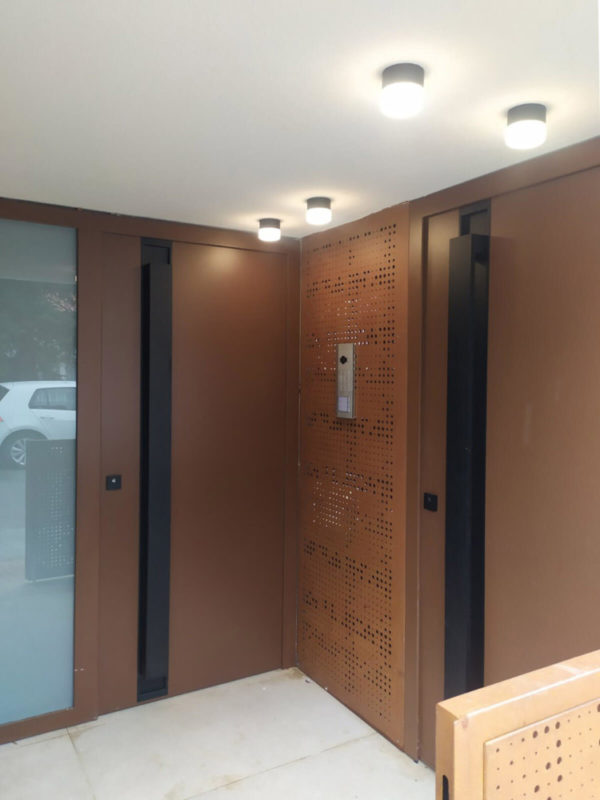 ENTRANCE COPLANAR DOORS INSENSATION DOORS NEW YORK LOS ANGELES